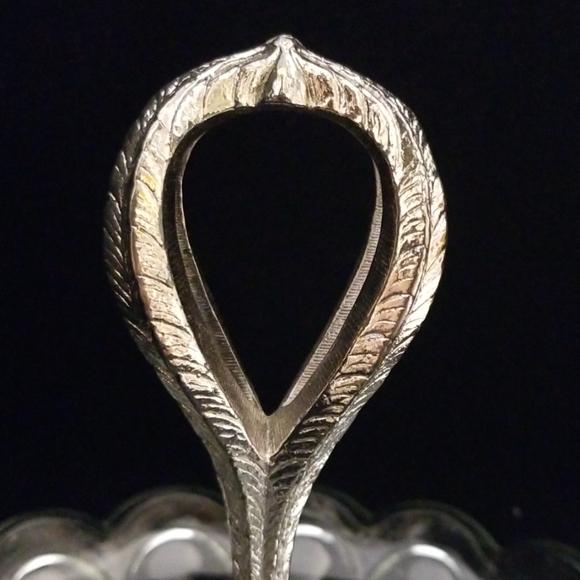 Pressed glass, relish/serving dish EUC - Picture 2 of 8